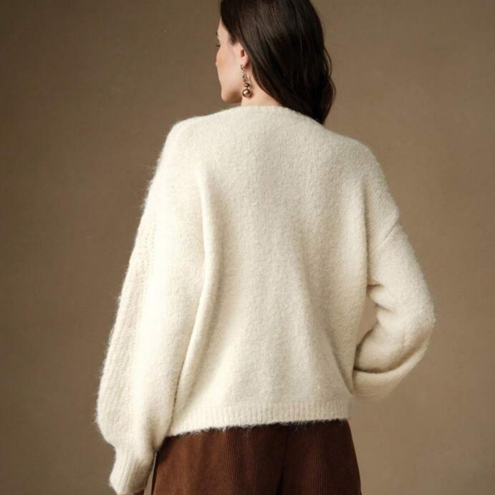 Lizelle Collection Crew Neck Long Sleeve sweater sequin and pearl soft Large - Picture 13 of 16